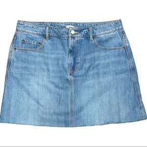 Old Navy Size 14 Frayed Hem 5 Pocket Denim Skirt